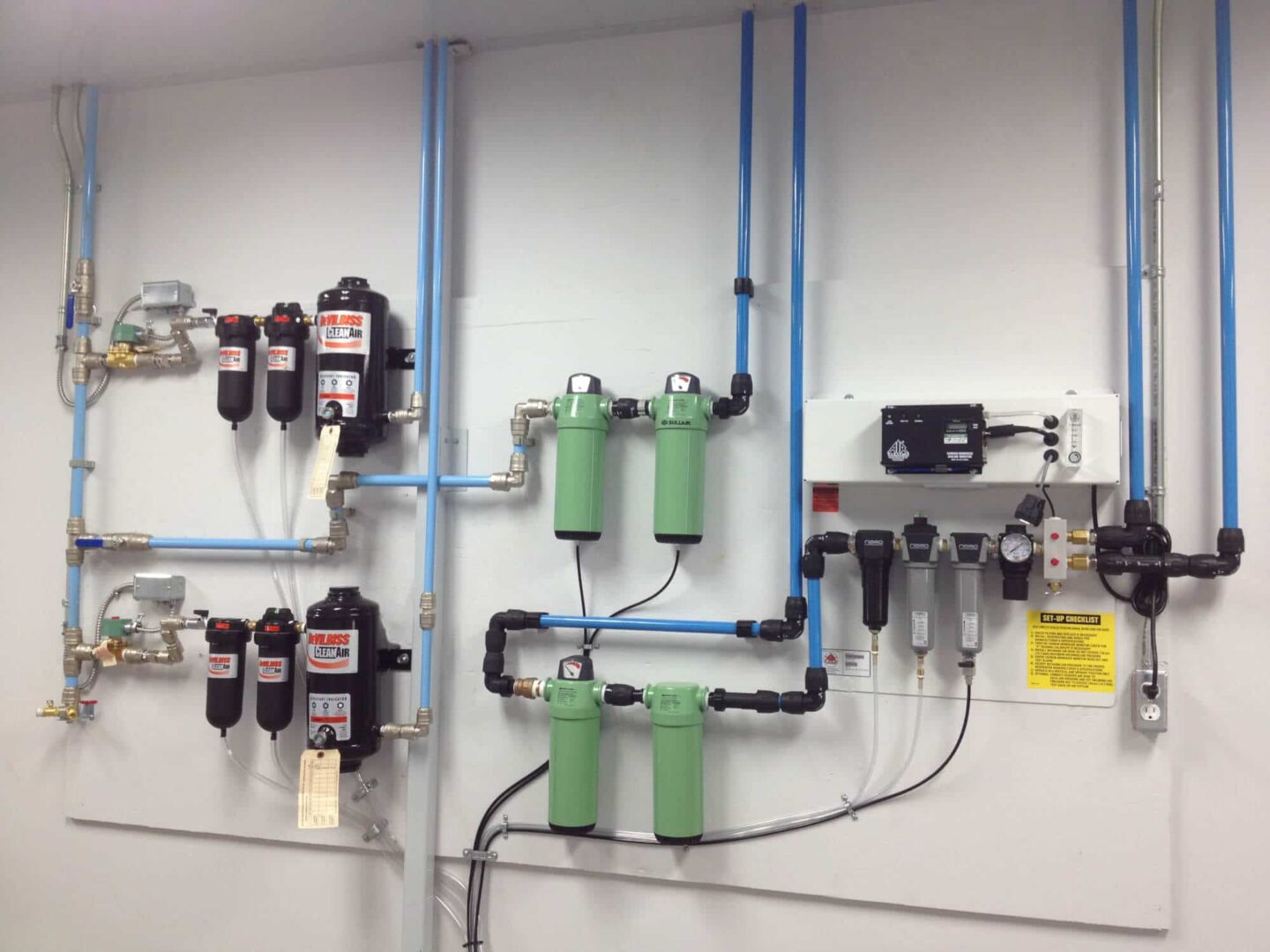 Piping and filters Sullair